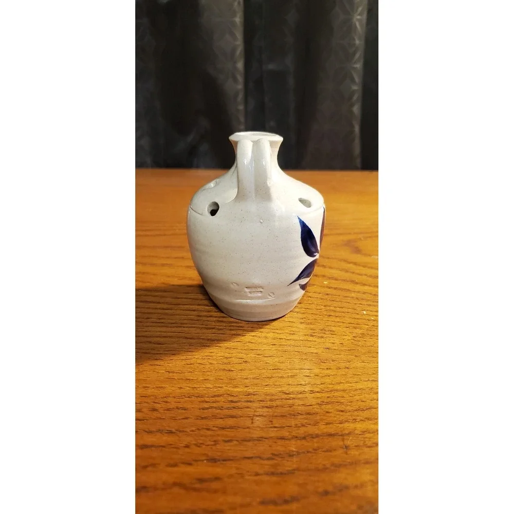 Vintage Williamsburg Pottery Vase Salt Glaze Blue Flower Frog‎ Jug Bud Vase 1998